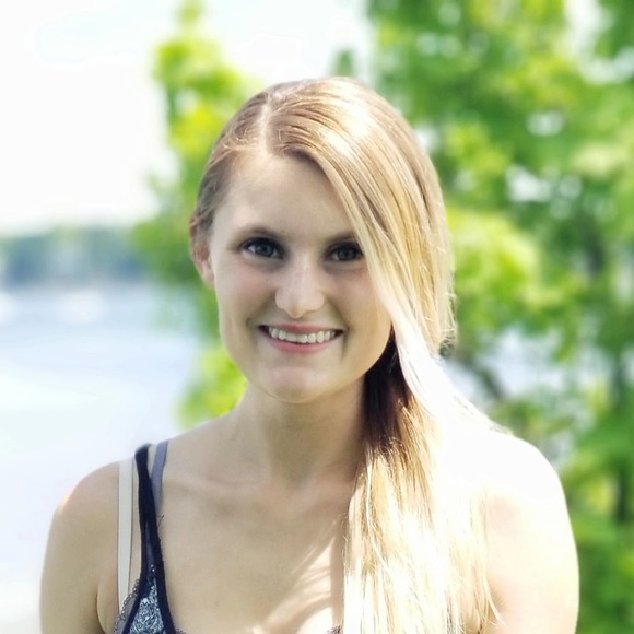 Meet your Posher, Bri - Picture 2 of 2